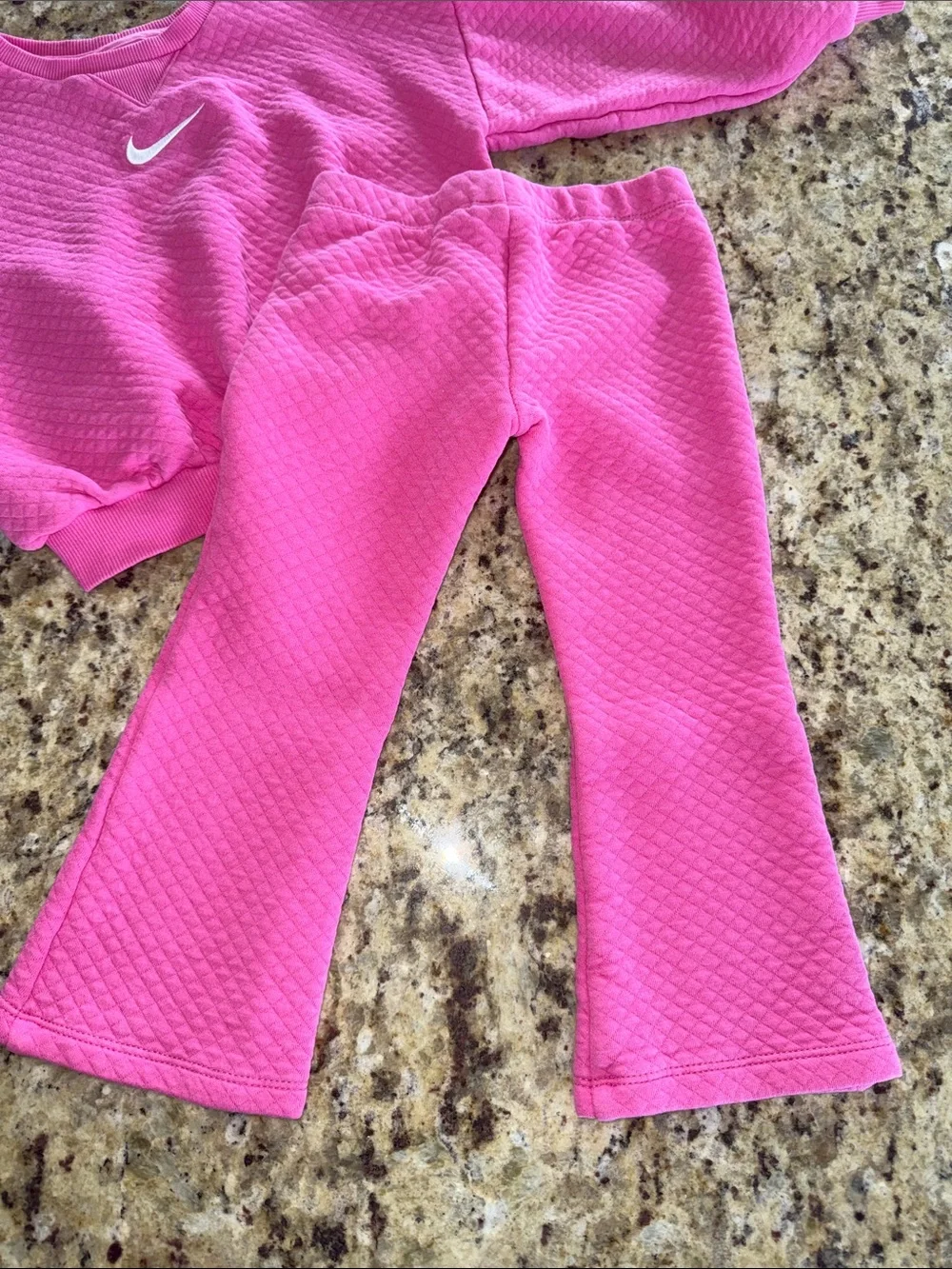Nike Hot Pink Quilted Sweatshirt and Joggers Set - Picture 7 of 8